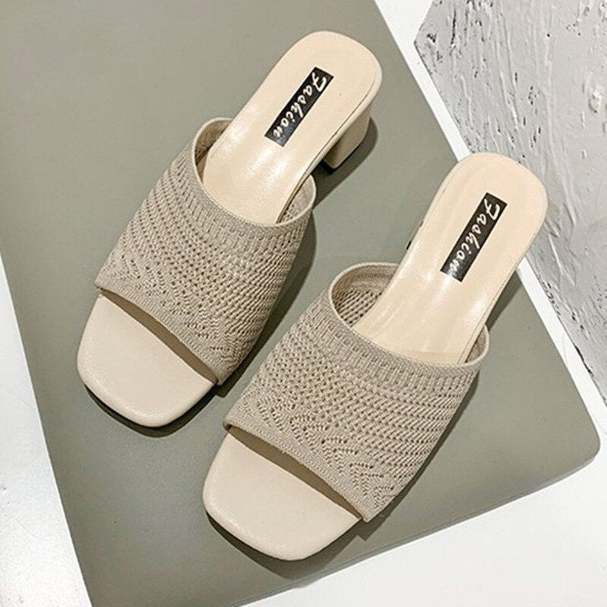 Women Fashionable Footwear Closed Toe Sandals and Slipper