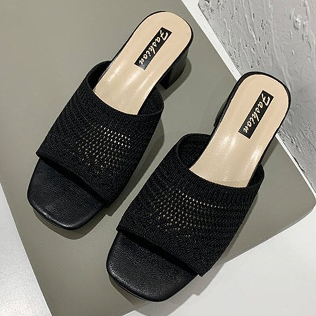Women Fashionable Footwear Closed Toe Sandals and Slipper