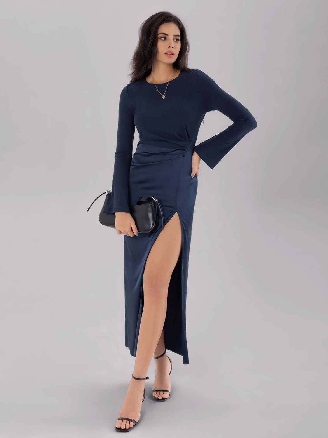 Chic Attractive Women's Split Round Neck Long Sleeve Midi Dress