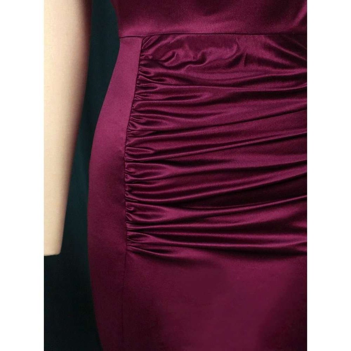 Elegant and Sleek Sleeveless Pleated Maxi Dress for Women