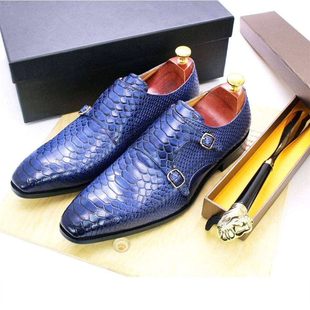 Lace Up Luxury Men Oxford Shoes with Snake Skin Prints & Pointed Toe