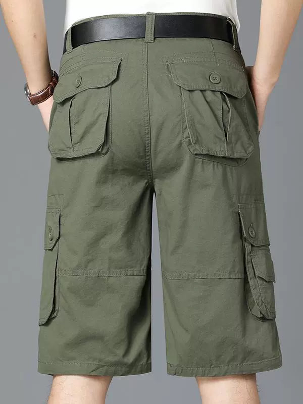 Stylish multi-pocket beach shorts for casual sports and work.