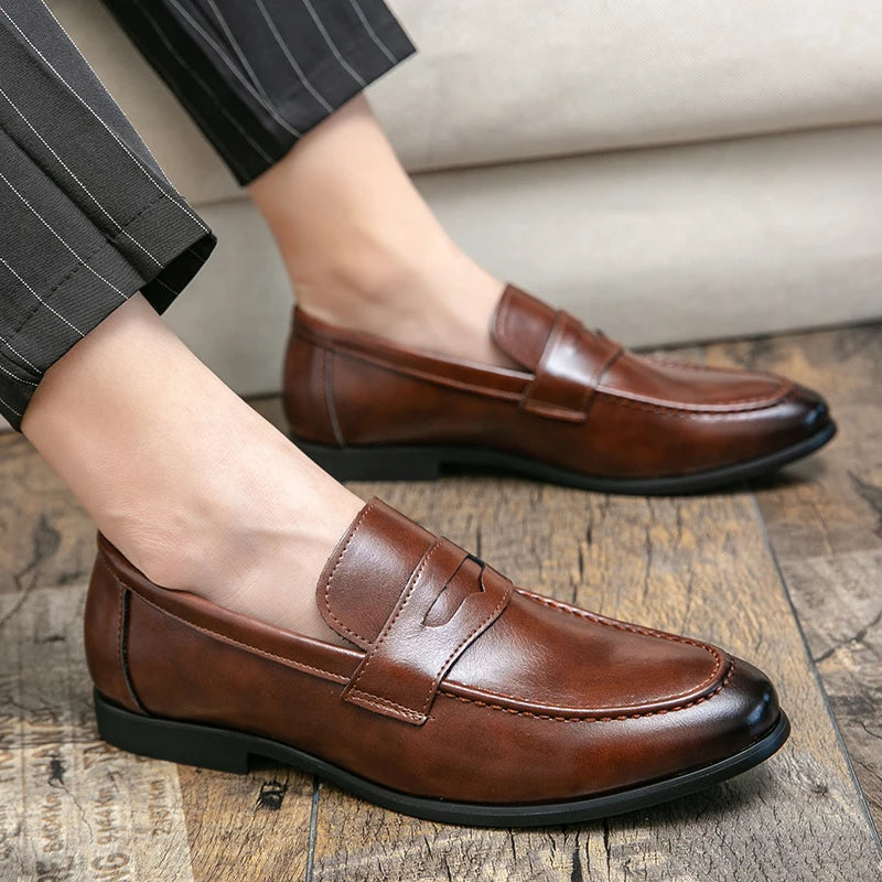 Casual Businessmen's Dress Shoes: Classic Leather Loafers