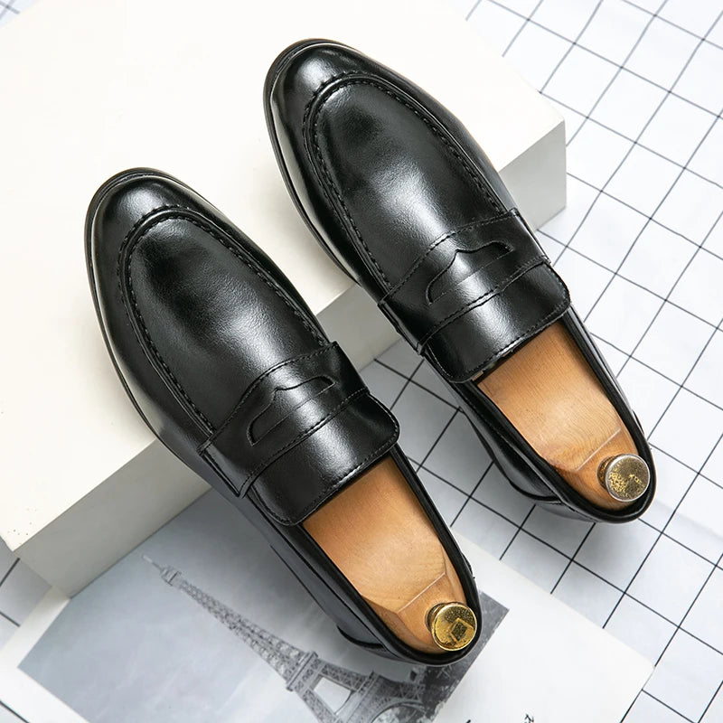 Casual Businessmen's Dress Shoes: Classic Leather Loafers