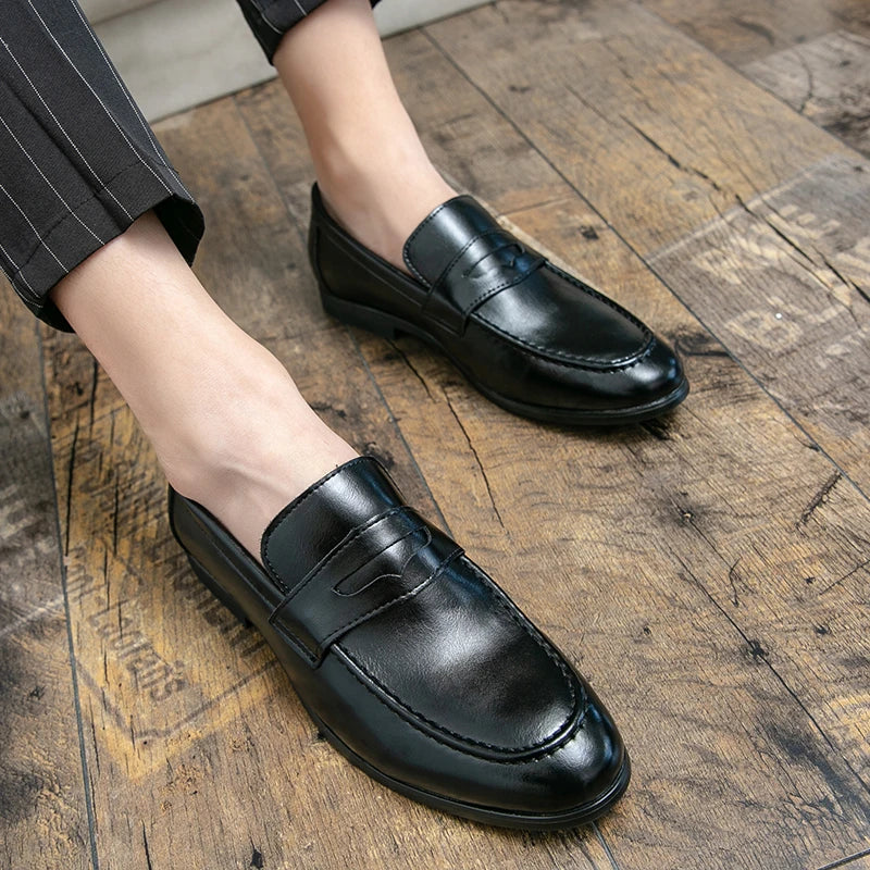 Casual Businessmen's Dress Shoes: Classic Leather Loafers