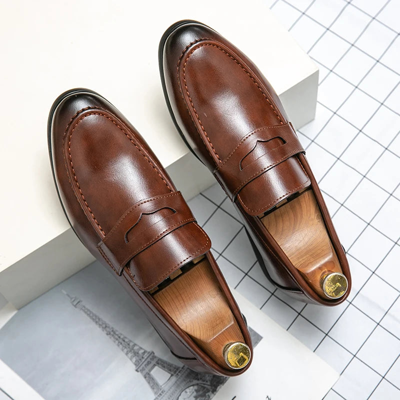 Casual Businessmen's Dress Shoes: Classic Leather Loafers