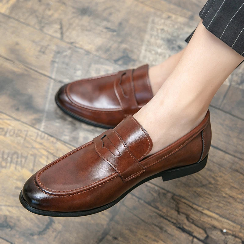 Casual Businessmen's Dress Shoes: Classic Leather Loafers
