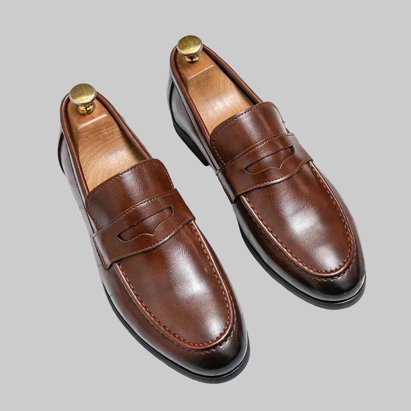 Casual Businessmen's Dress Shoes: Classic Leather Loafers