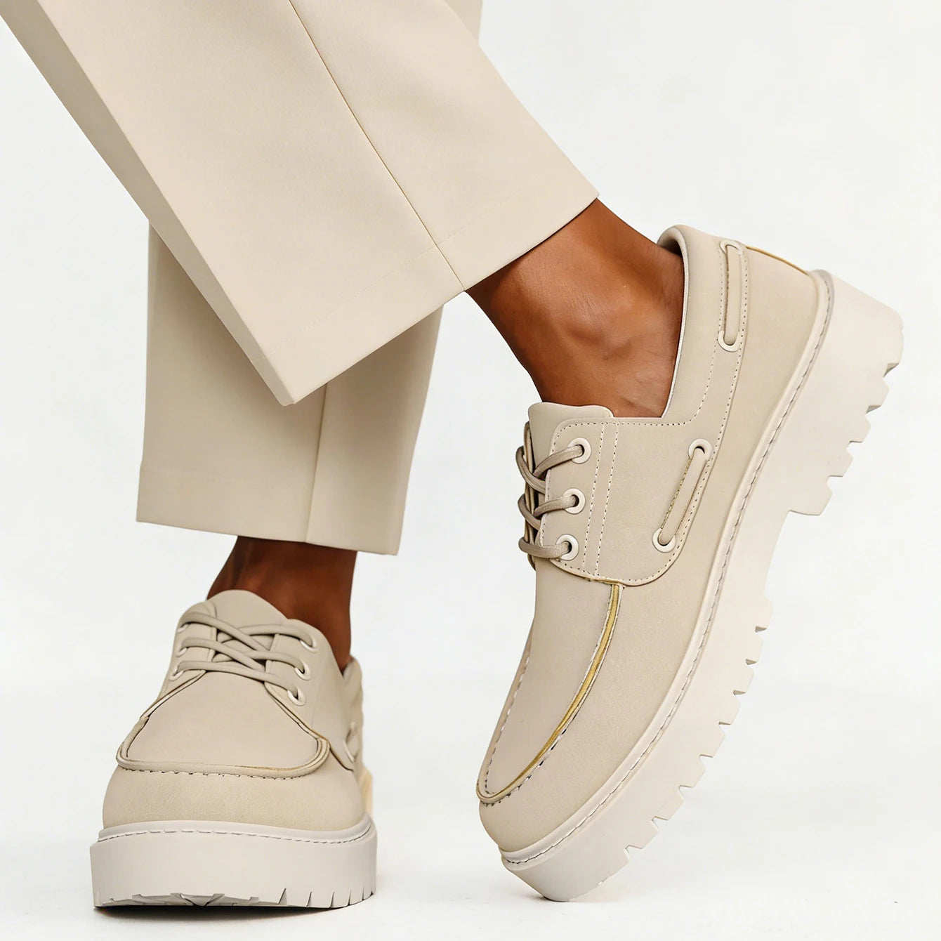 Men's Casual Shoe: Sneakers, Comfortable Walking Lace-Up Leather Shoes