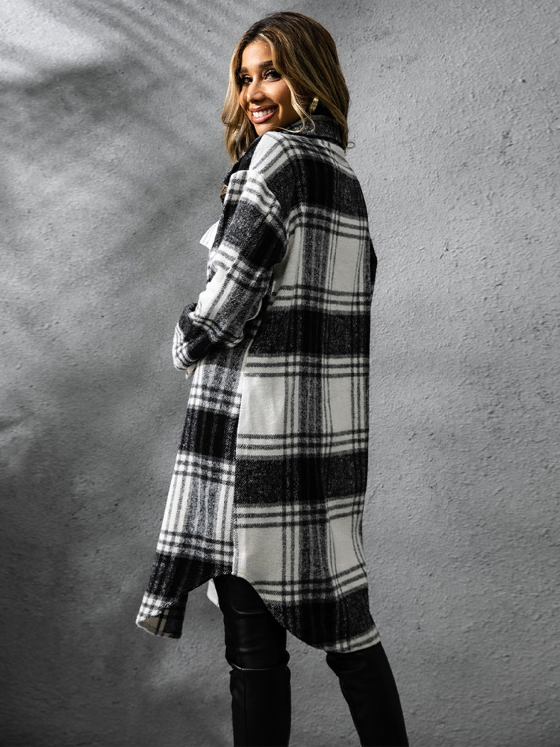 Women Classic Plaid Collared Neck Long Sleeve Stylish Coat Dress