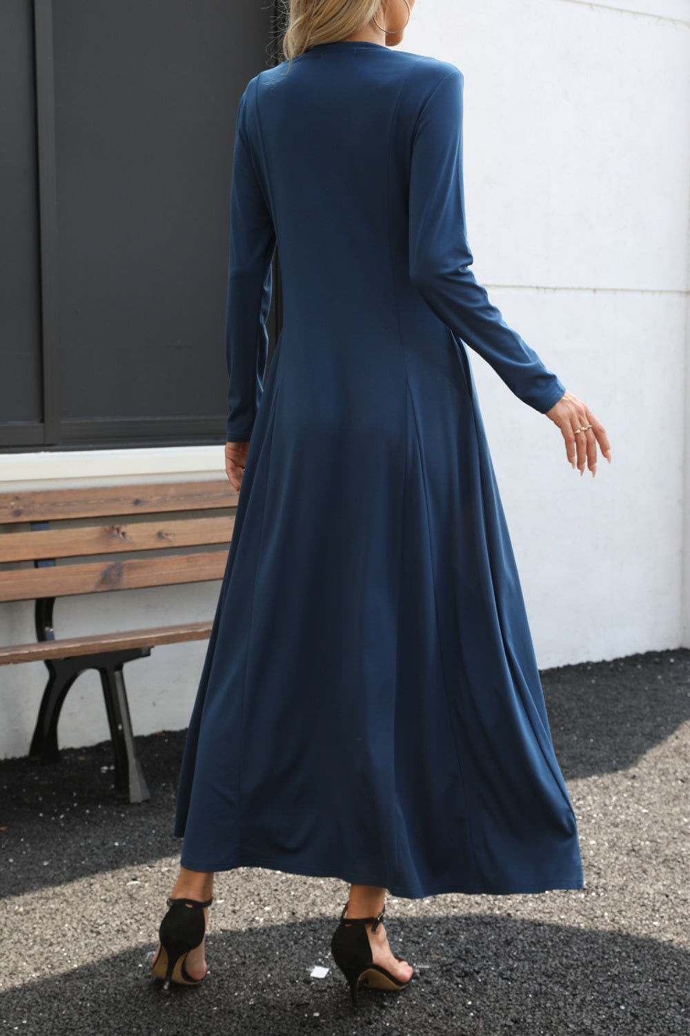 Women Classic Round Neck Long Sleeve Maxi Dress with Pockets