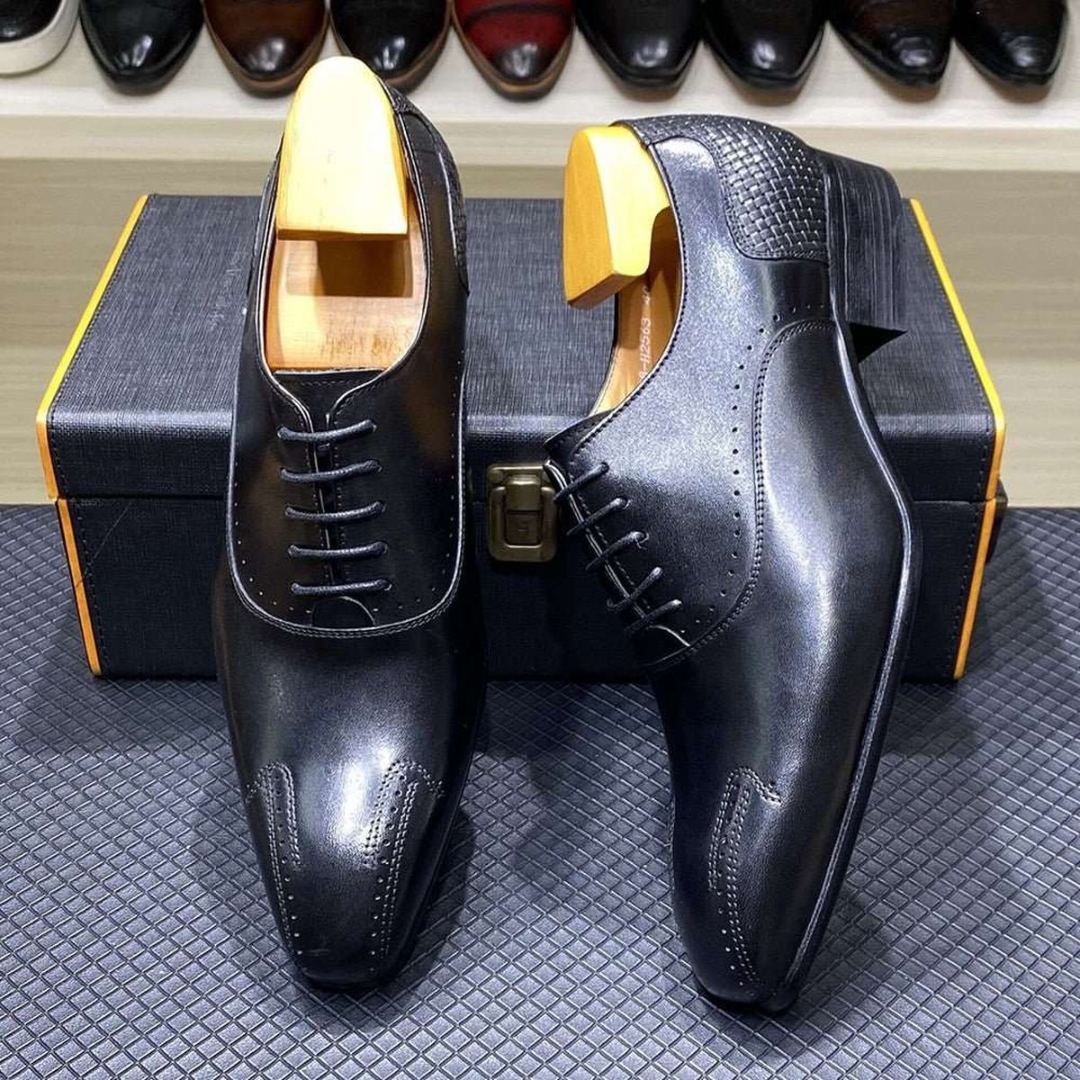 Men's Luxury Genuine Leather Shoes Lace Up Pointed Toe