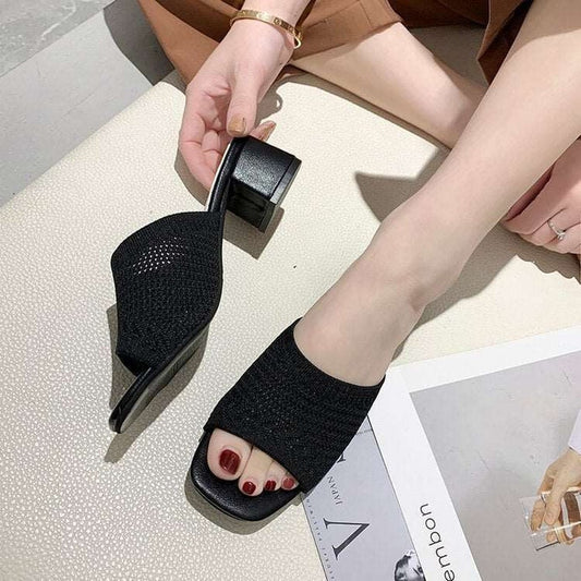 Women Fashionable Footwear Closed Toe Sandals and Slipper