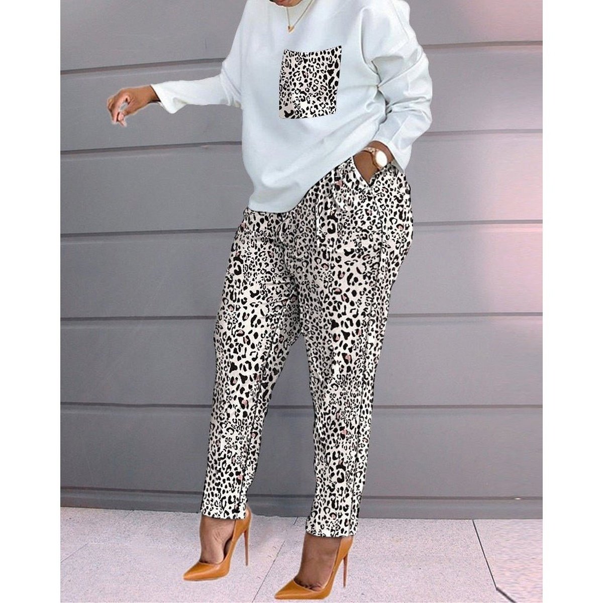 Women's Vintage Print Two-Piece Set with O-Neck Top and Shorts or Pants